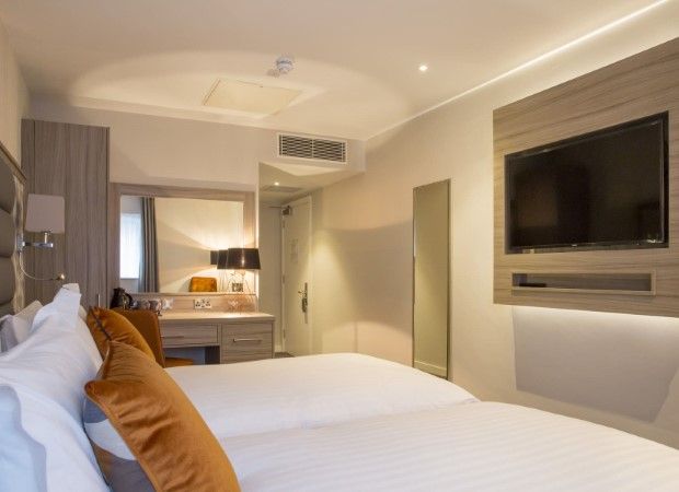 Metro Hotel Twin room (Custom)