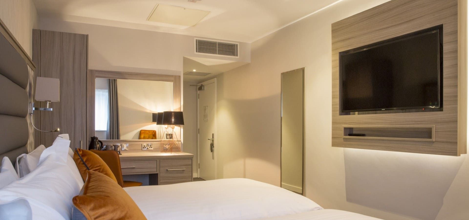 Metro Hotel Twin room (Custom) Metro Hotel Twin room (Custom)