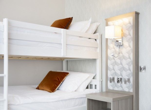 Metro Hotel Family Suite 2 (Custom)