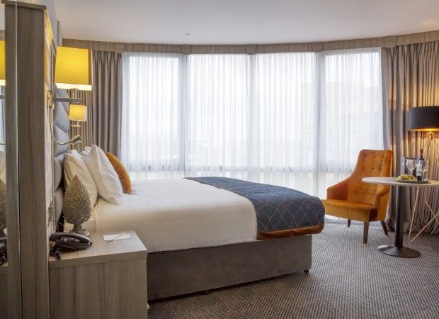 Metro Hotel Family Suite 3 (Custom)